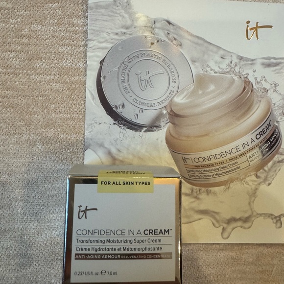 It confidence in a cream sample new never opened - Picture 2 of 5